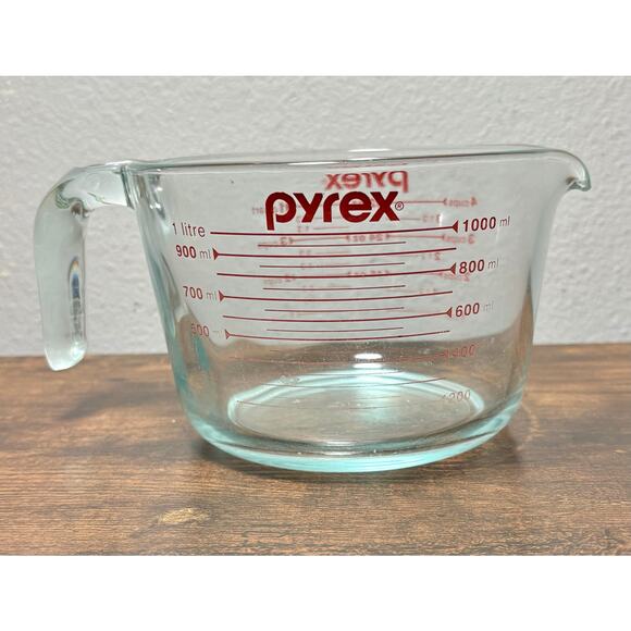 Vintage Pyrex Large 4 Cup/ 32 oz Red Letters Open Handle #532 USA - Picture 1 of 12